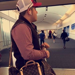 Meet your Posher, Cesar